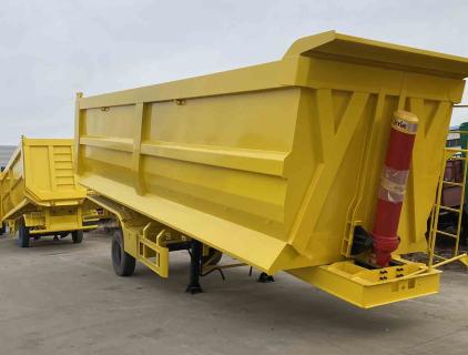 Comment décharger la remorque de camion à benne basculante arrière?