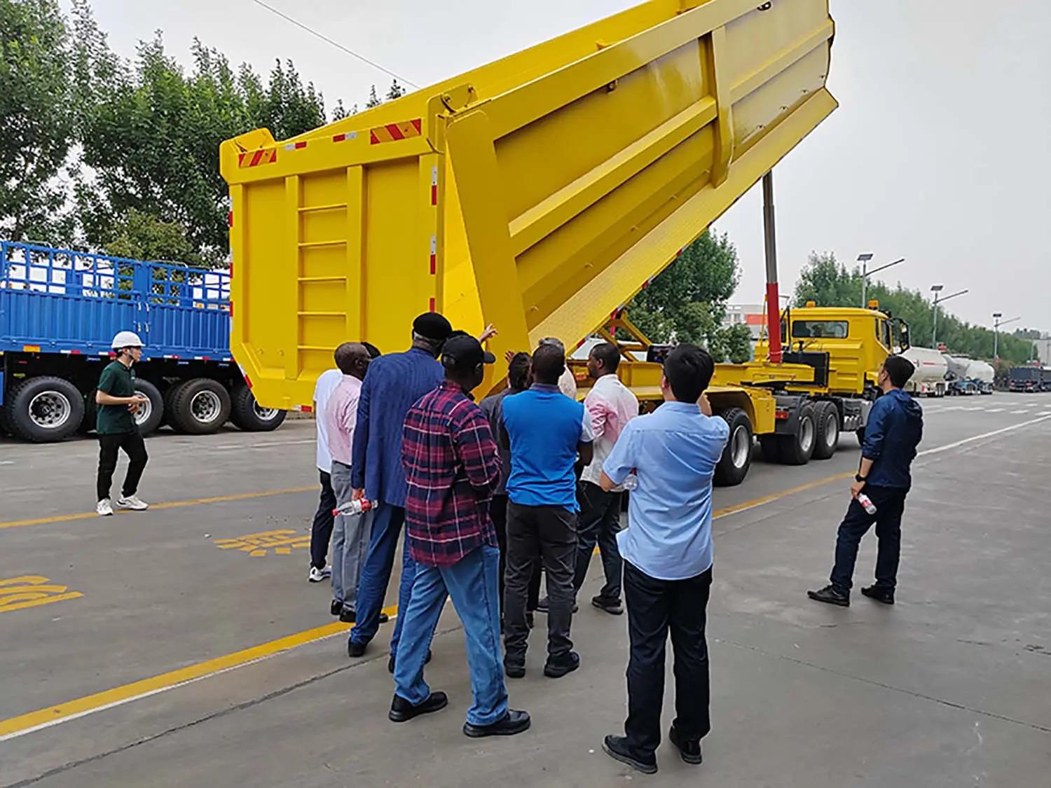 Clientes nigerianos vinieron a visitar la fábrica Nigerian Customers Came To Visit The Factory