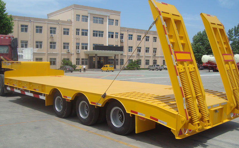 Remolque Lowboy de 80 toneladas Remolque Lowboy de 80 toneladas