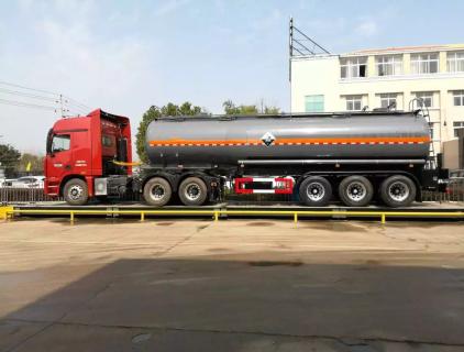 Combien de gallons dans une remorque semi-citerne