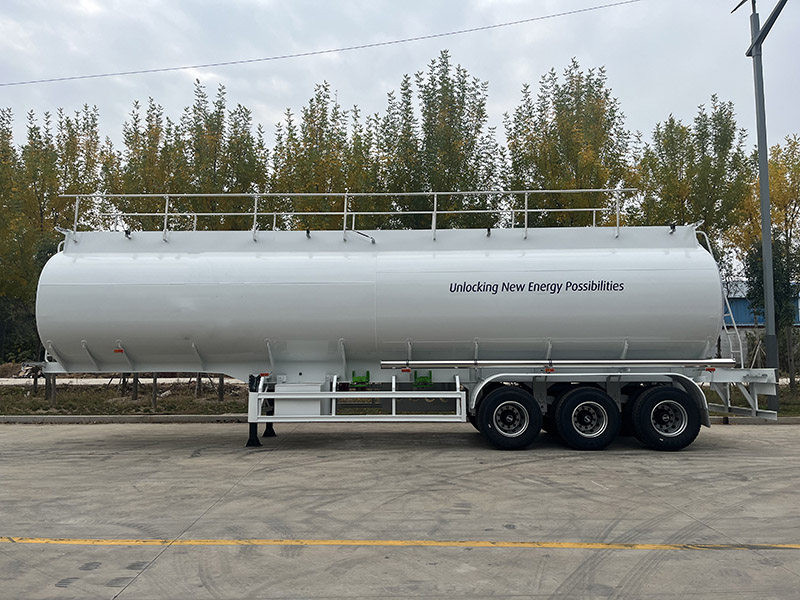 Semirremolque cisterna de agua de tres ejes Tri-axle Water Tanker Semi Trailer