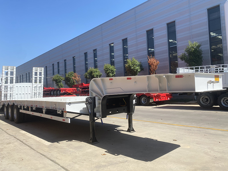 Remorque surbaissée VS remorque à plateau Low Bed Trailer VS Flatbed Trailer