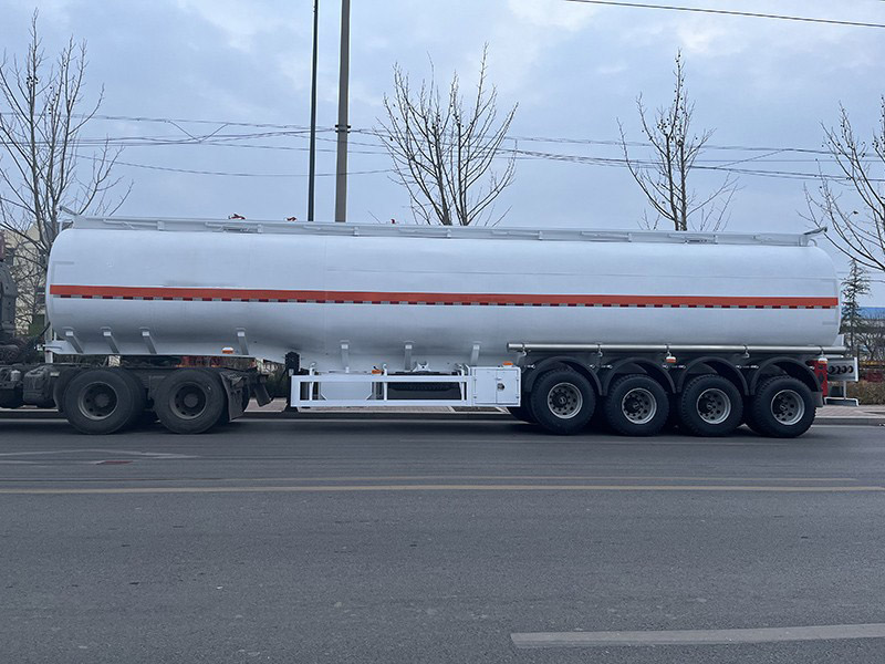 Remorque-citerne à carburant  Fuel Tank Trailer