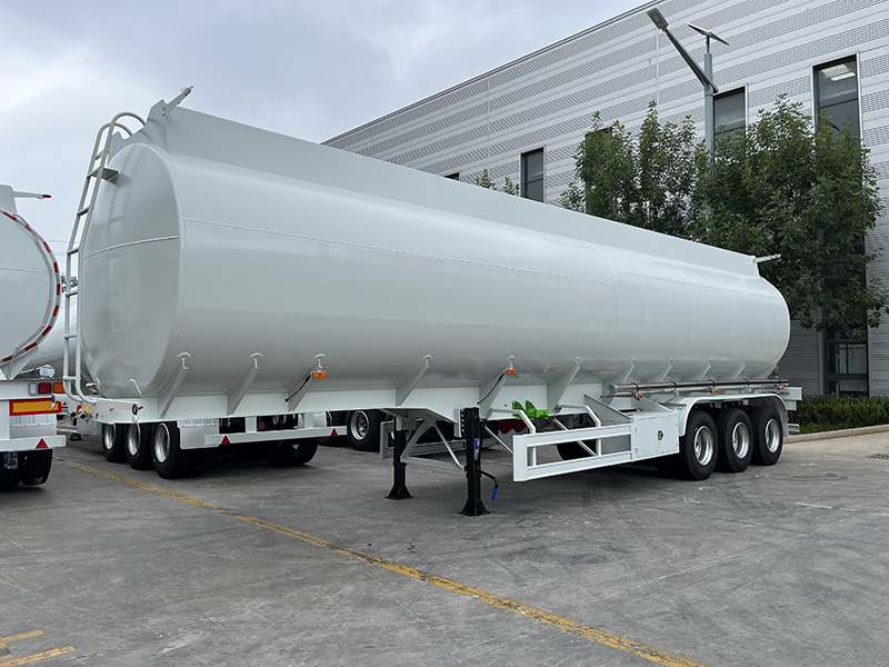 3-осный танкер емкостью 30 000 литров 3 Axle 30000 Liters Tanker
