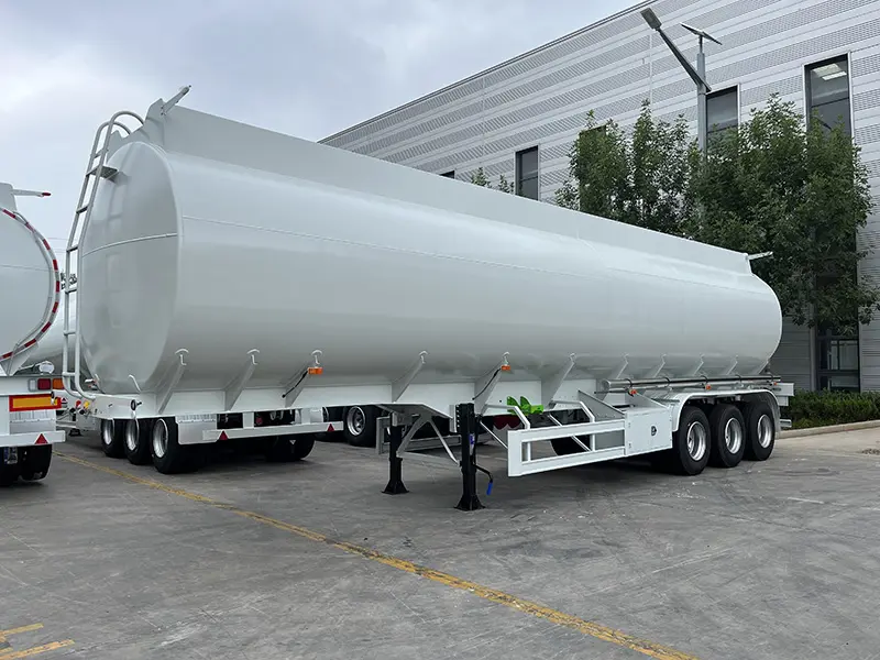 3-осный танкер емкостью 30 000 литров 3 Axle 30000 Liters Tanker