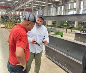 Cliente regular visitou nossa fábrica de semirreboques