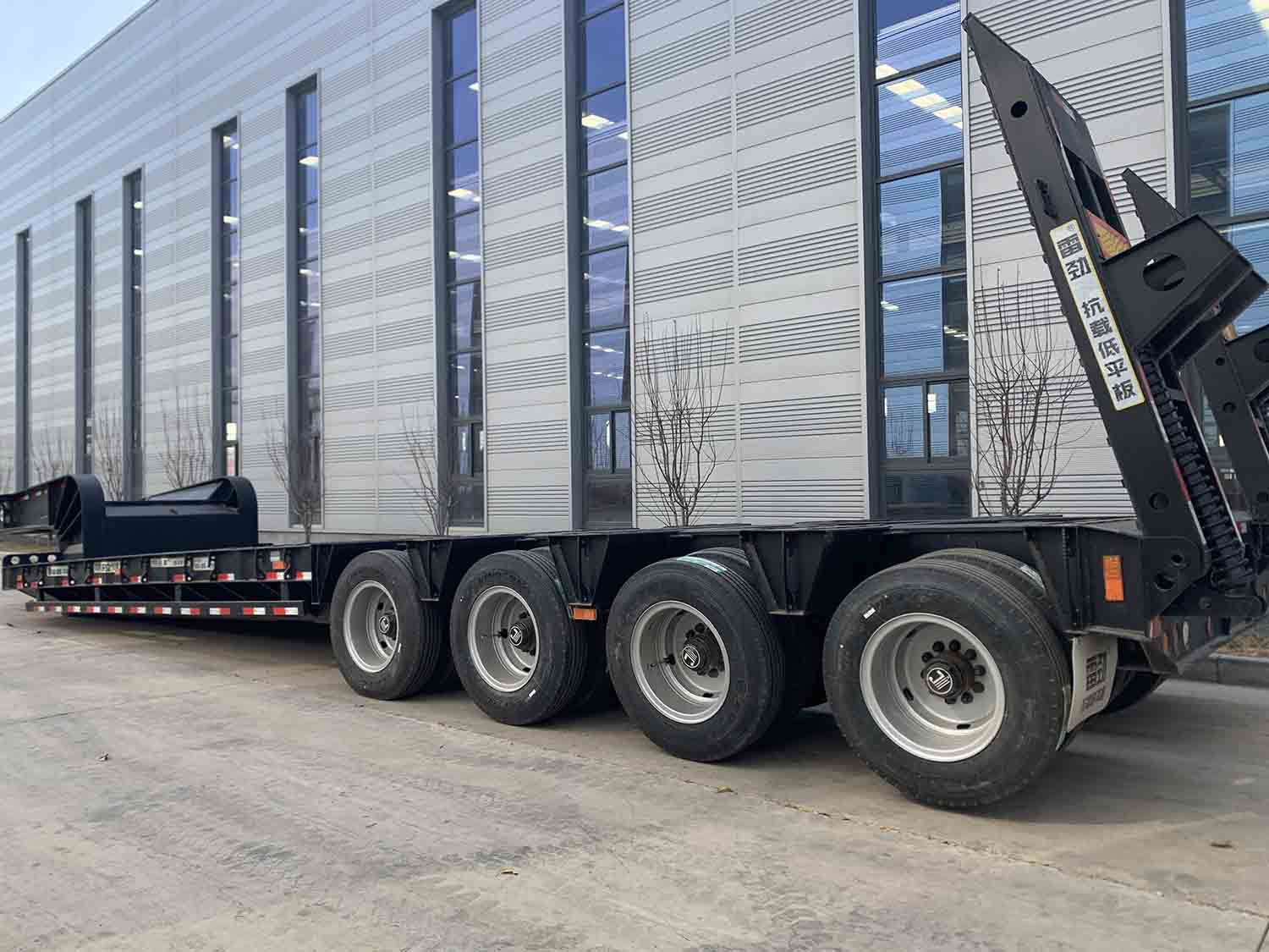 Lowboy de pescoço fixo de 35 toneladas 35 Ton Fixed Neck Lowboy
