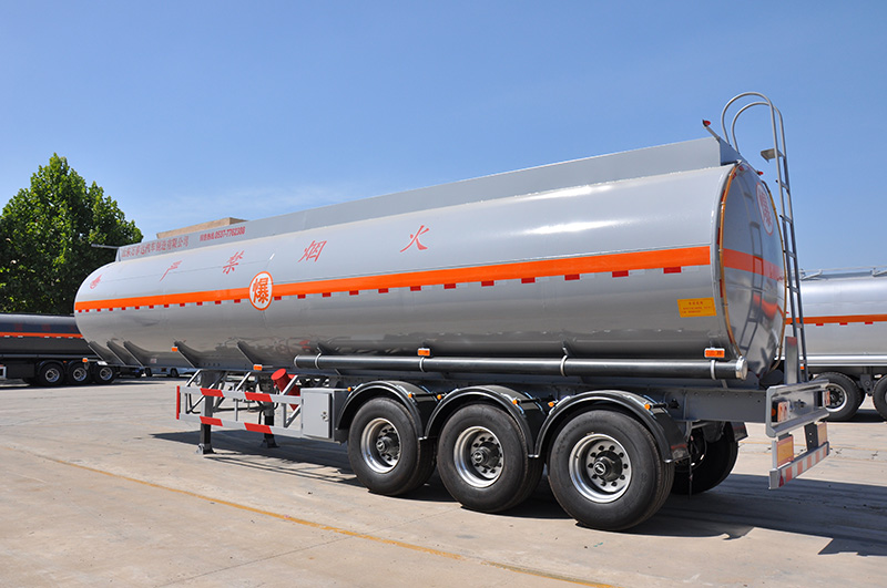 Semirremolque con tanque de aceite Oil Tank Semi Trailer